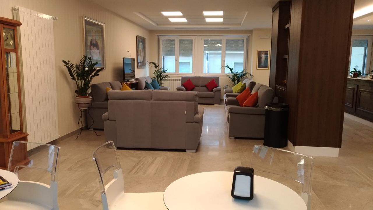 Casa Ospitalita San Giuseppe Bed & Breakfast ลาควิลา ภายนอก รูปภาพ